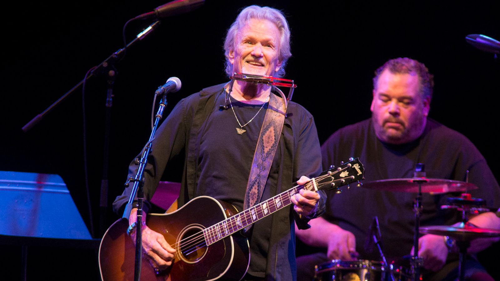 Kris Kristofferson: Country music legend and A Star Is Born actor dies | Ents & Arts News