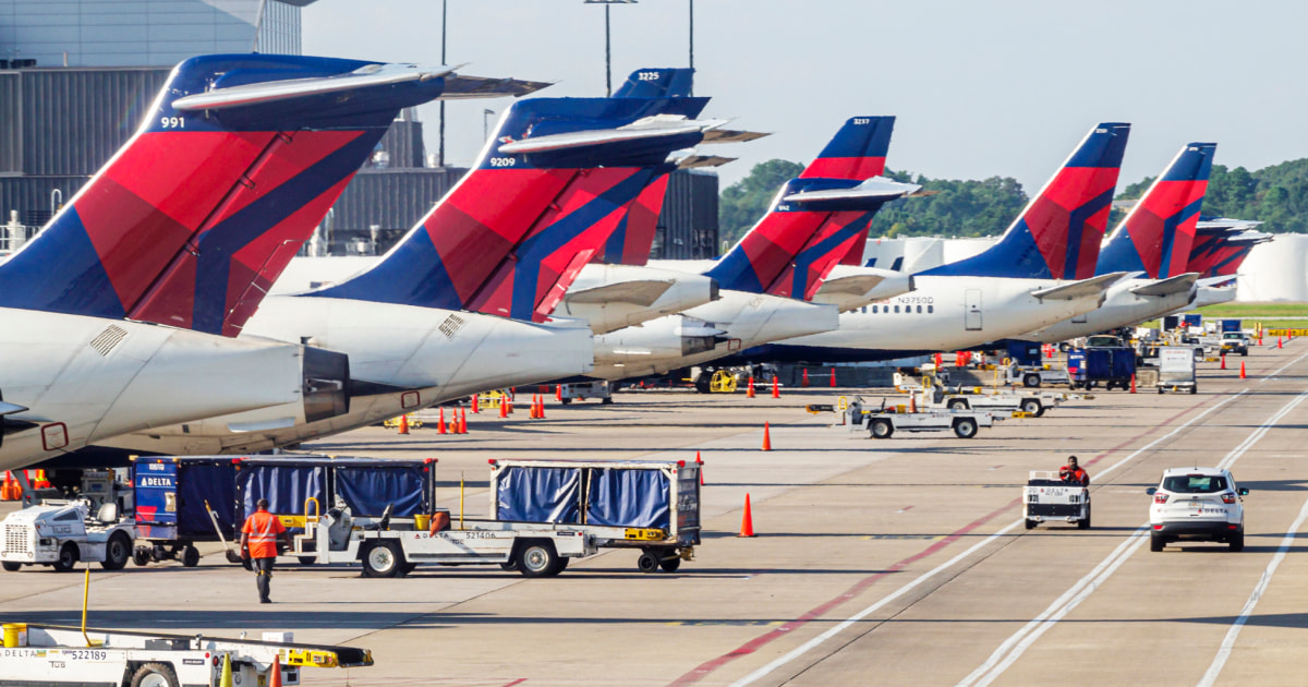 Delta Air Lines cancels hundreds more flights as DOT opens probe