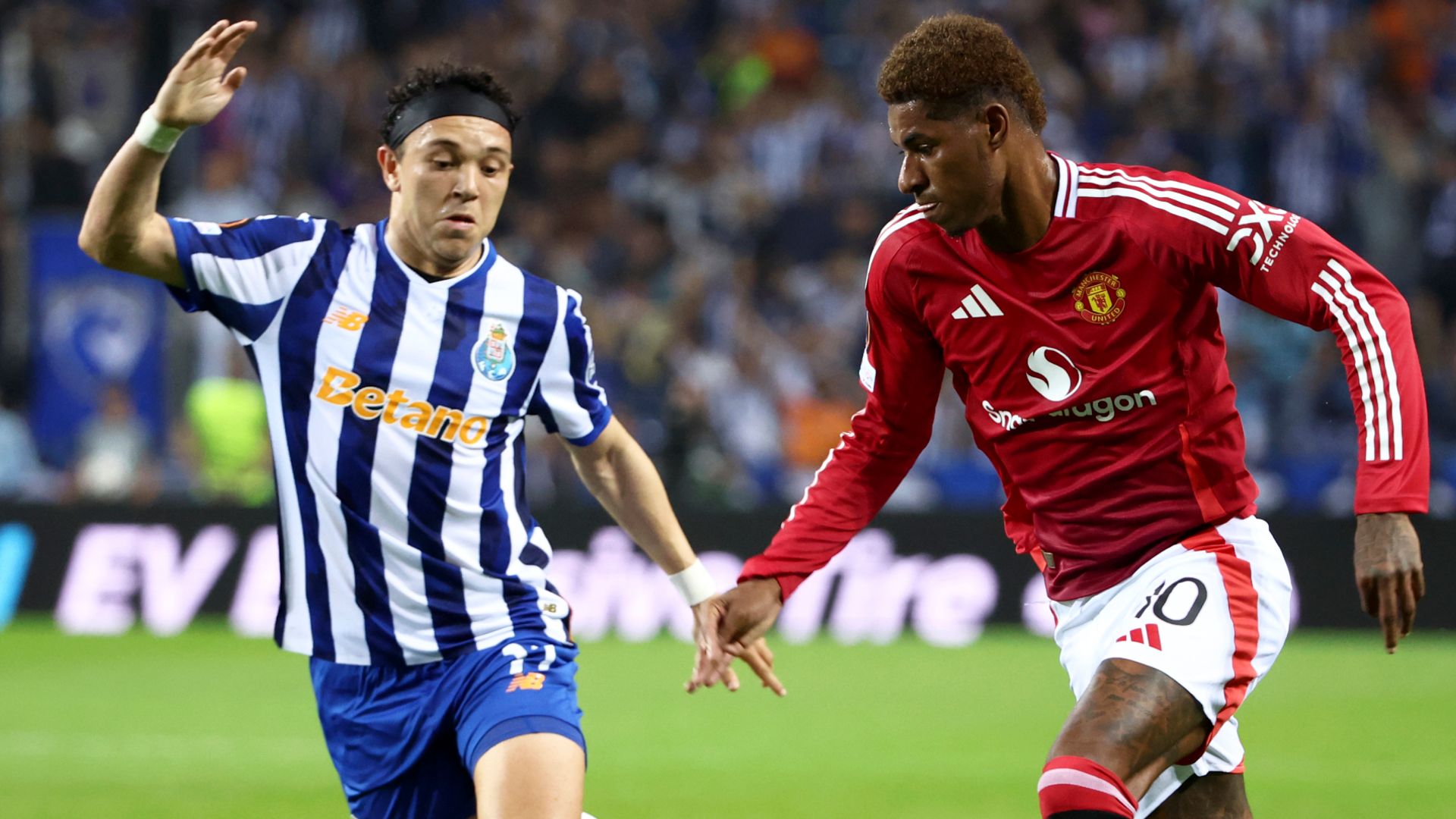 Ten Hag explains shock Rashford sub