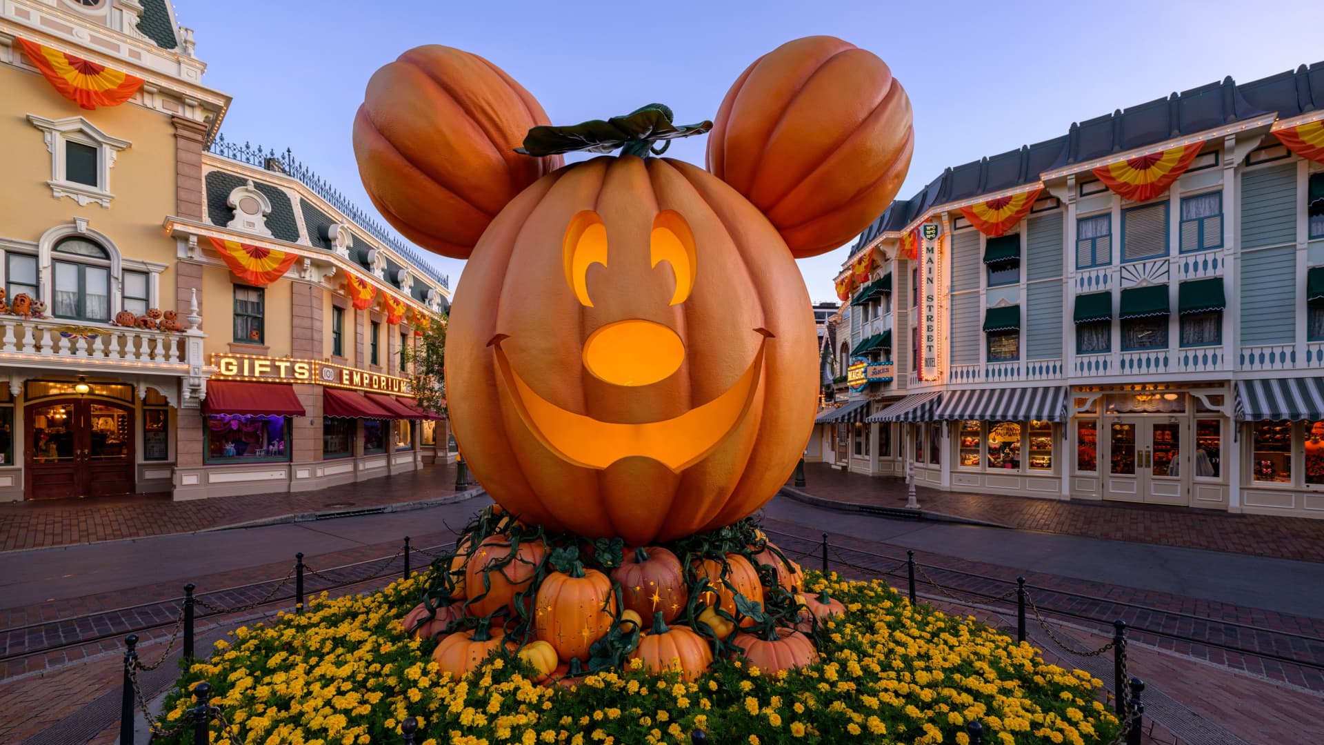 How Disney turns over its parks between Halloween and winter holidays