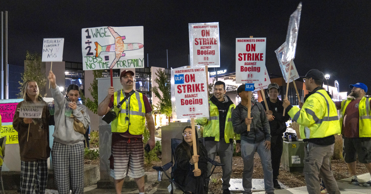 Here’s what the Boeing strike might mean for flyers