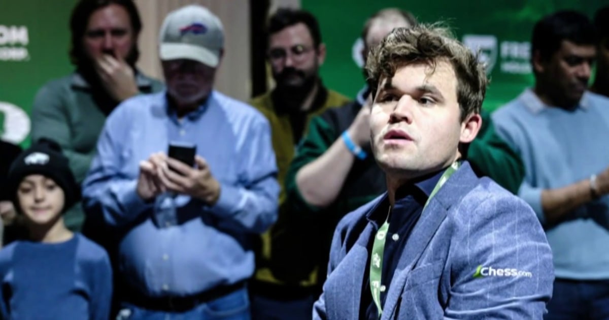 Chess champion Magnus Carlsen returns to compete after wardrobe controversy