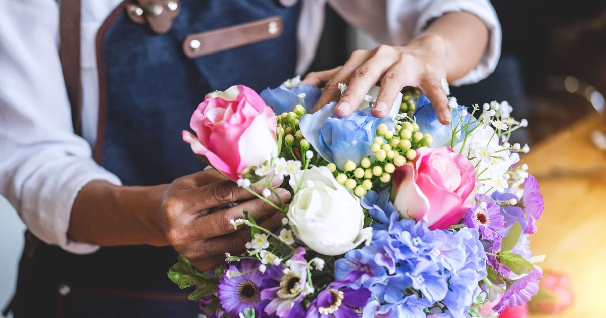 Florists’ simple 79p hack to make cut flowers last longer