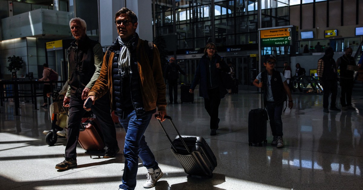 How to navigate Newark airport amid delays and outages