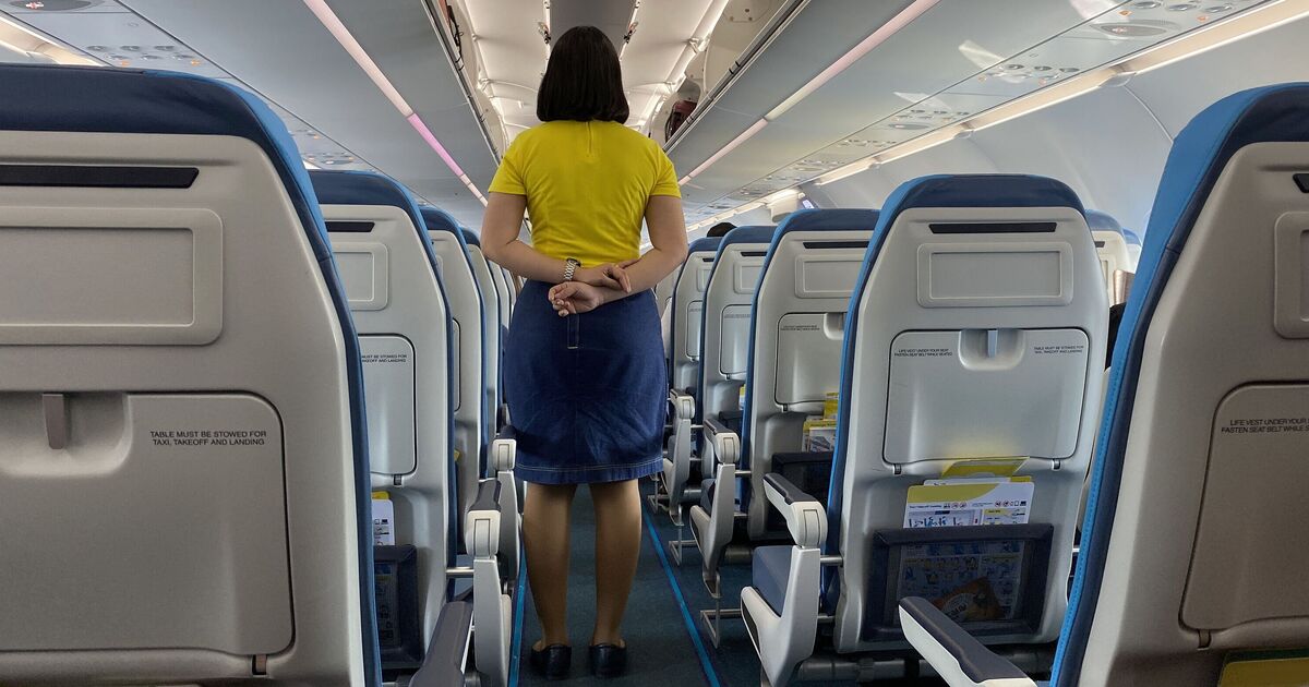 ‘I’m cabin crew and there’s 5 things I’d never do as plane passenger’