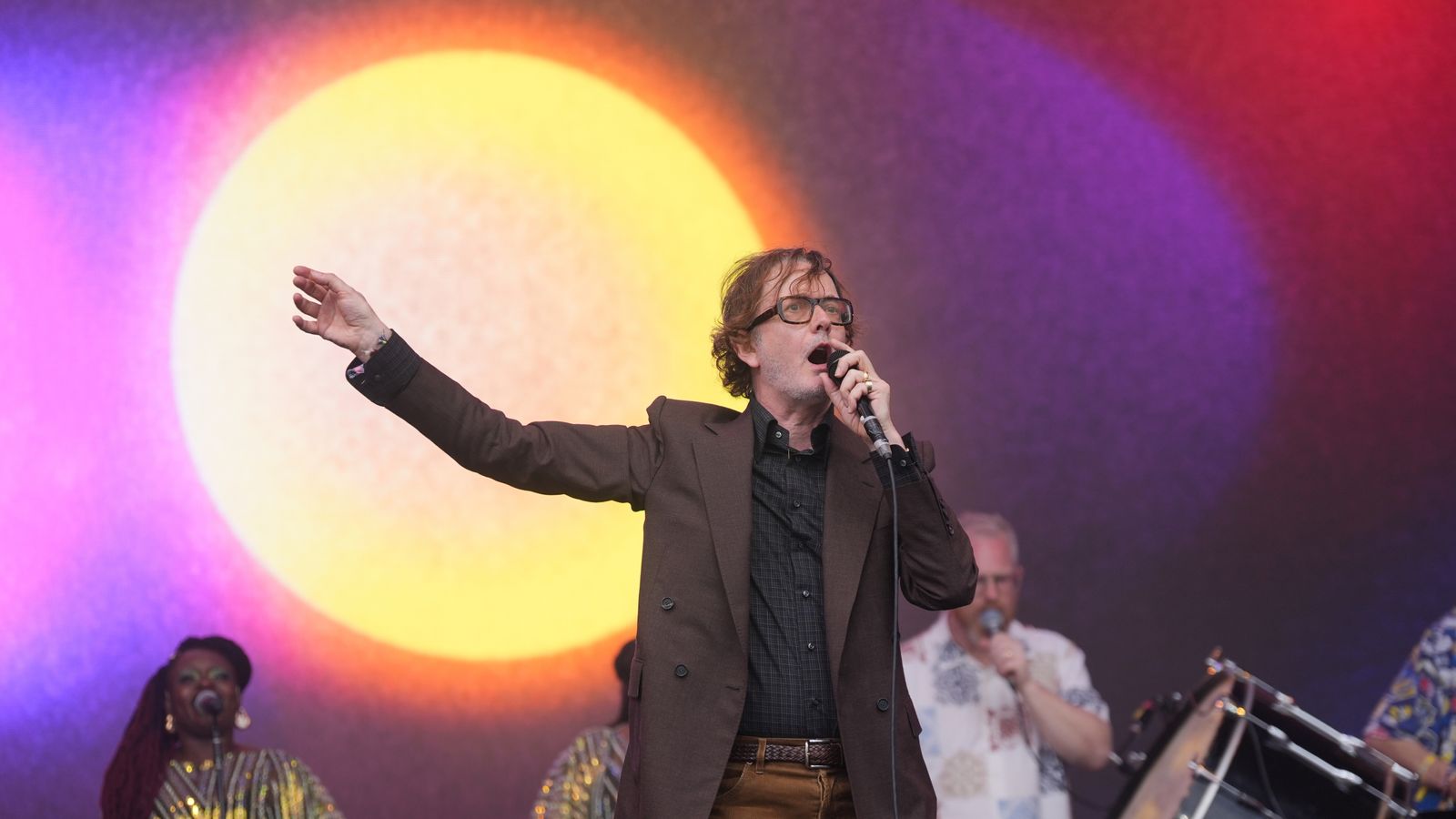 Pulp revealed as mystery Glastonbury band as they echo famous 1990s headline set | Ents & Arts News