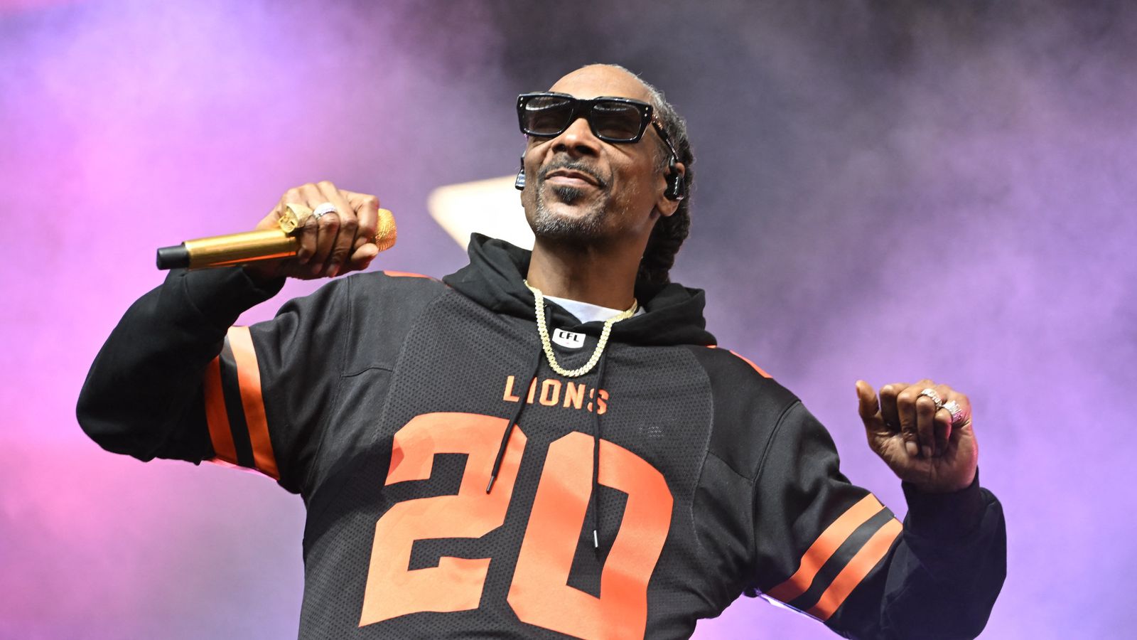 Snoop Dogg becomes co-owner and investor of Swansea football club saying it’s ‘an underdog just like me’ | UK News