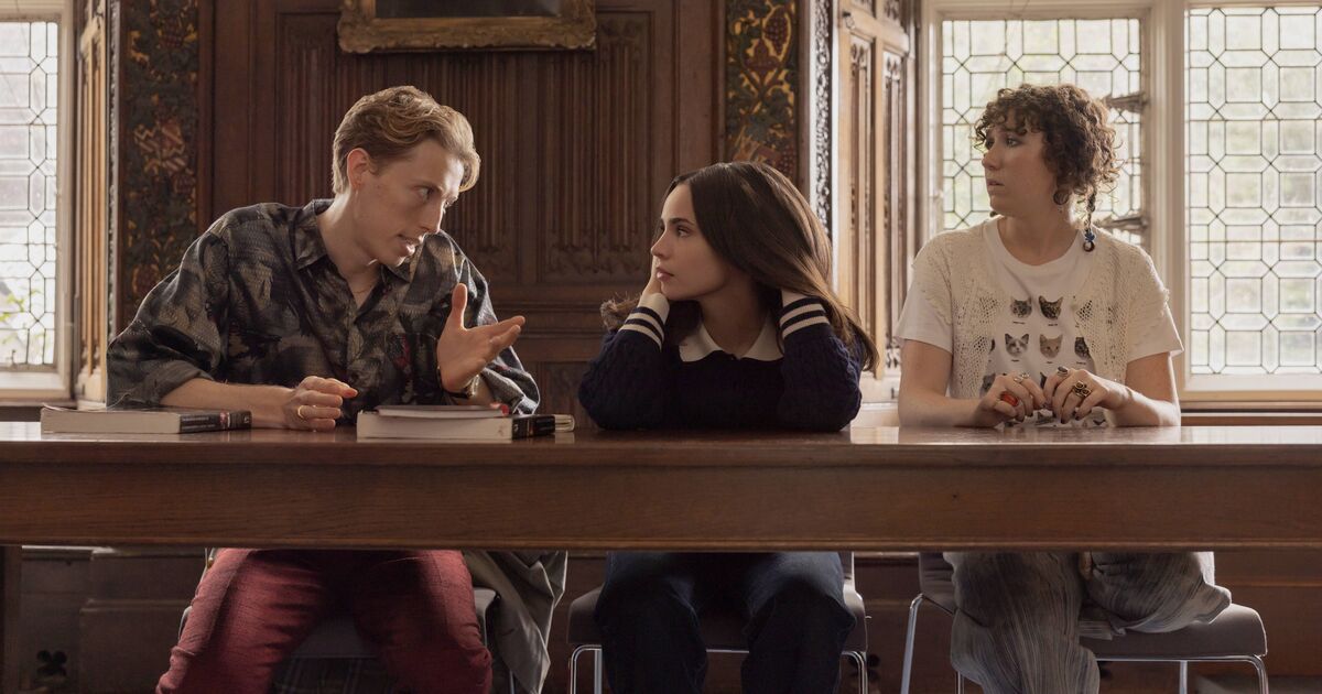 Netflix fans demand ‘trigger warning’ for new romcom after dark twist | Films | Entertainment